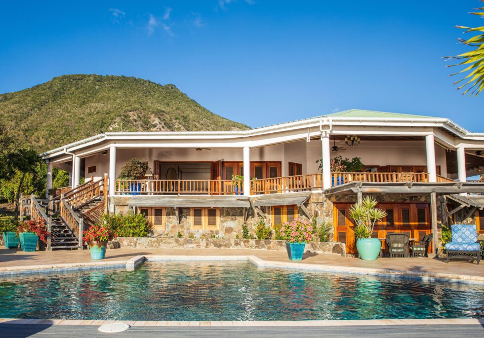 Overview of amenities and surroundings at The Estate, St. Eustatius